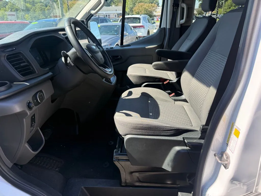 Ford Transit-350 photo 16
