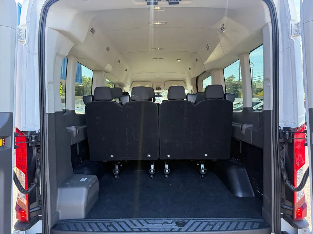 Ford Transit-350 photo 18