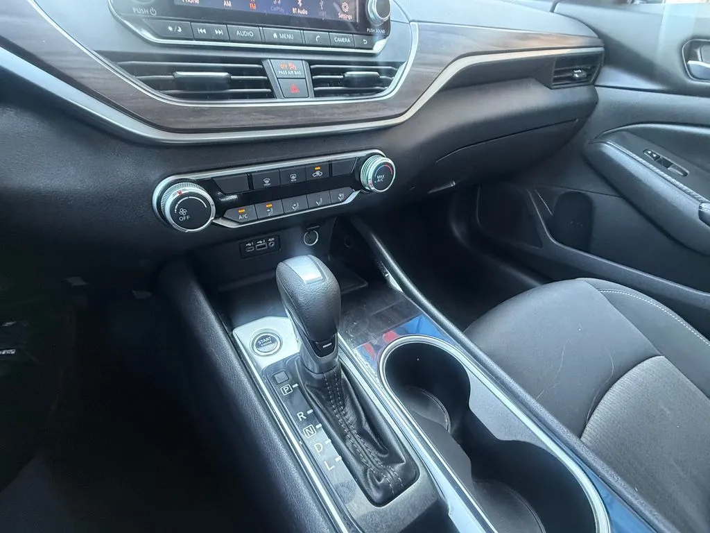 Nissan Altima photo 22