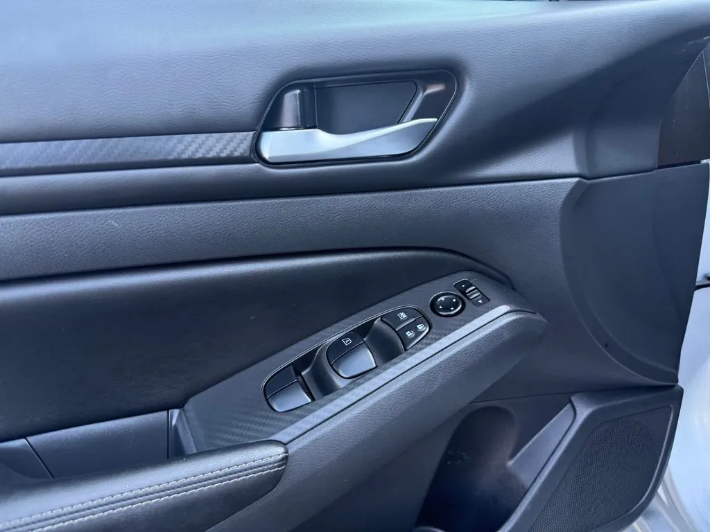 Nissan Altima photo 12
