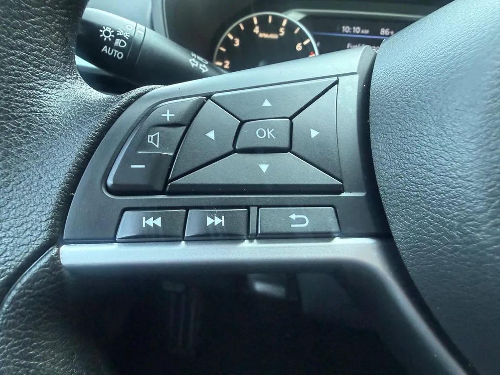 Nissan Altima photo 16