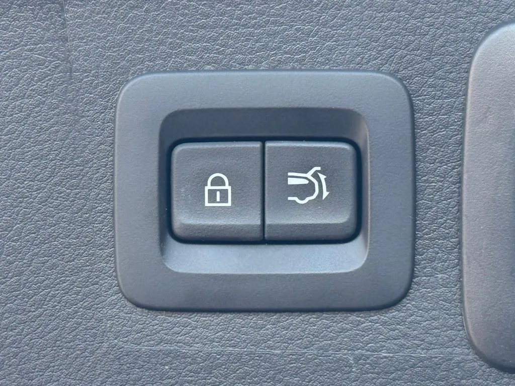 Mazda CX-50 photo 20