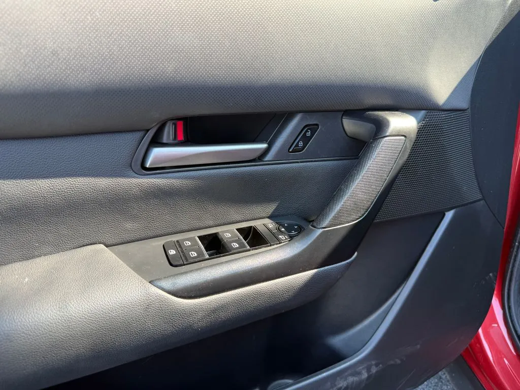 Mazda CX-50 photo 17