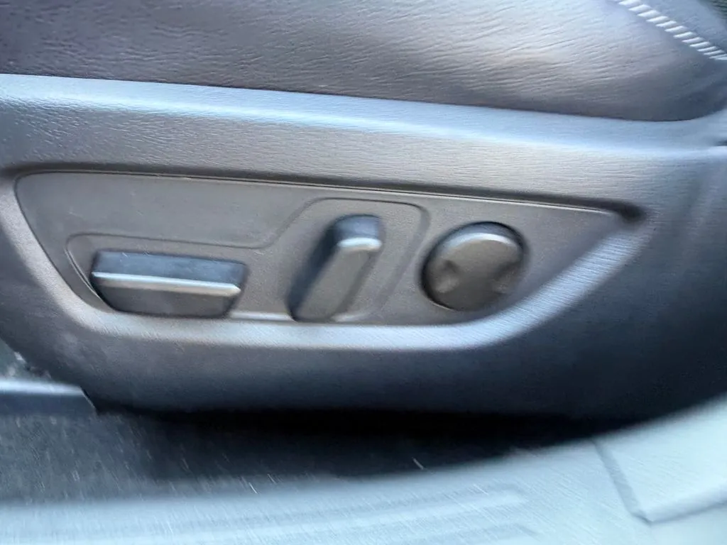 Mazda CX-50 photo 16