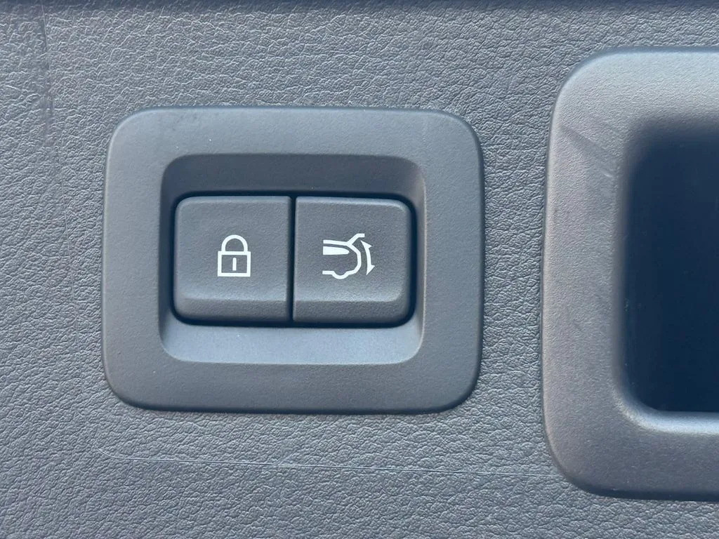 Mazda CX-50 photo 22