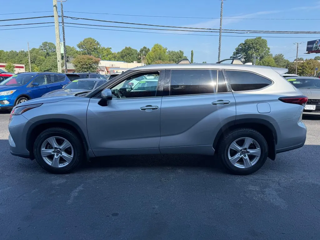Toyota Highlander photo 9