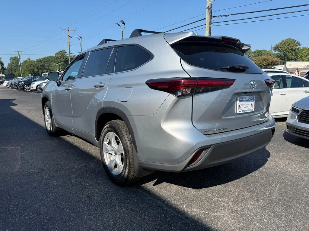 Toyota Highlander photo 11