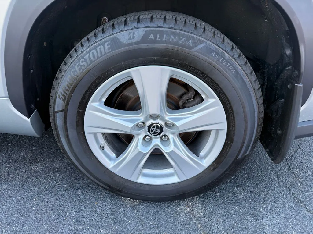 Toyota Highlander photo 33