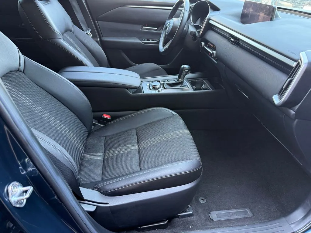 Mazda CX-50 photo 22