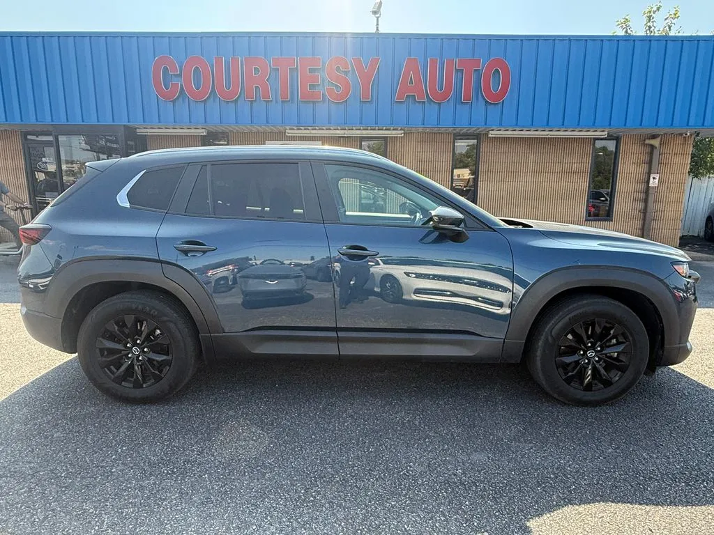 Mazda CX-50 photo 12