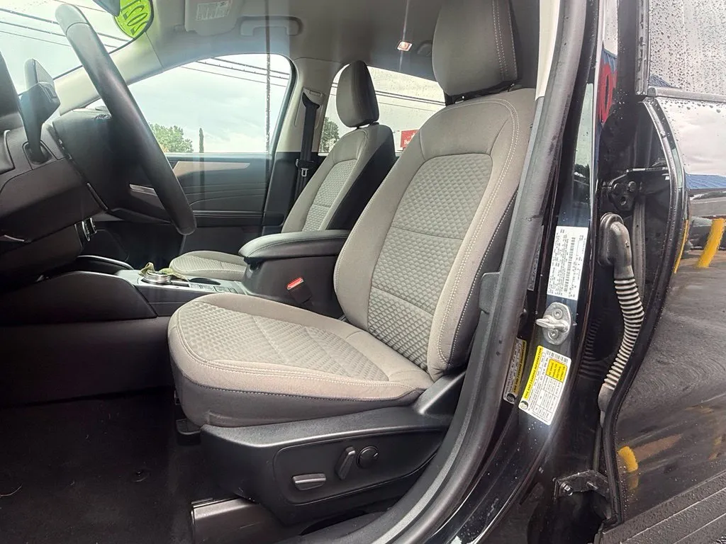 Ford Escape photo 11