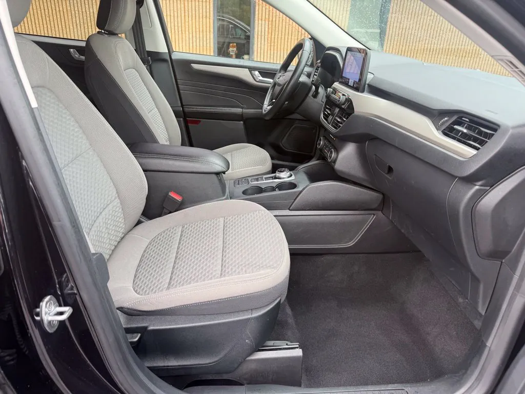 Ford Escape photo 13