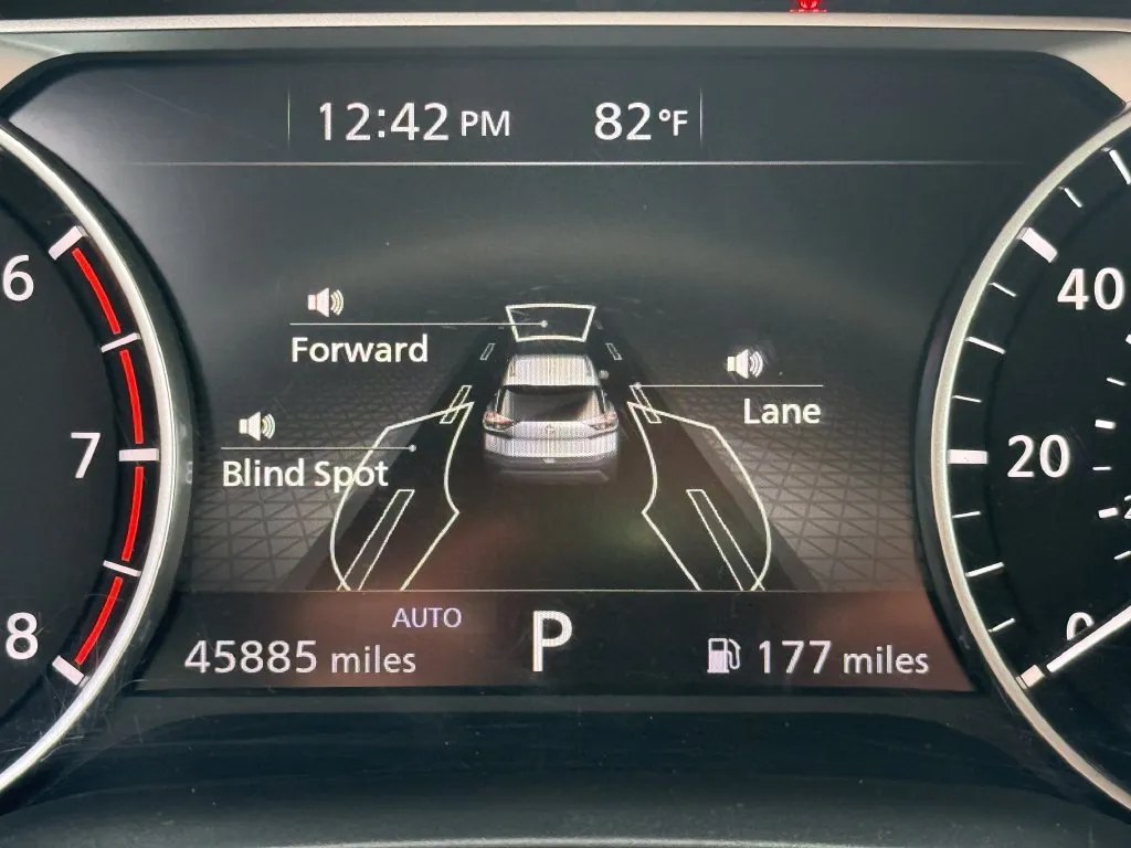 Nissan Rogue photo 5