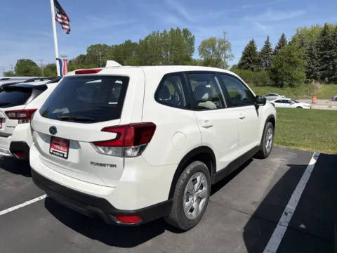 More photos of 2023 Subaru Forester at 199ride Appleton Auto, WI