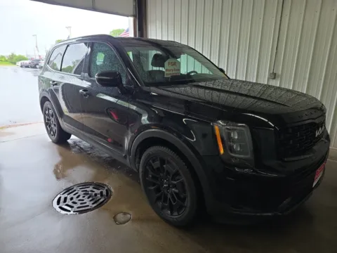Photos of 2022 Kia Telluride SX for sale in Appleton, WI at 199ride Appleton Auto