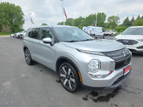 Photos of 2025 Mitsubishi Outlander for sale in Appleton, WI at 199ride Appleton Auto