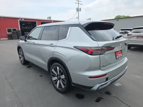 Another view of 2025 Mitsubishi Outlander for sale in Appleton, WI at 199ride Appleton Auto