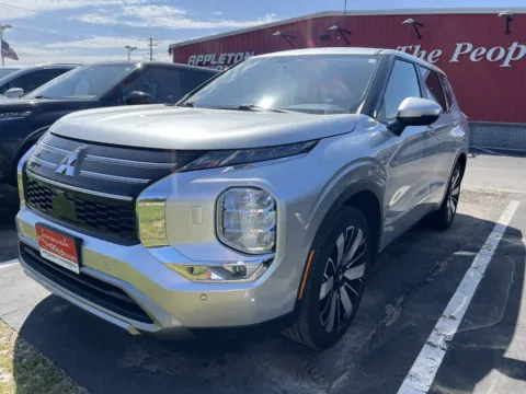 Photos of 2025 Mitsubishi Outlander for sale in Appleton, WI at 199ride Appleton Auto