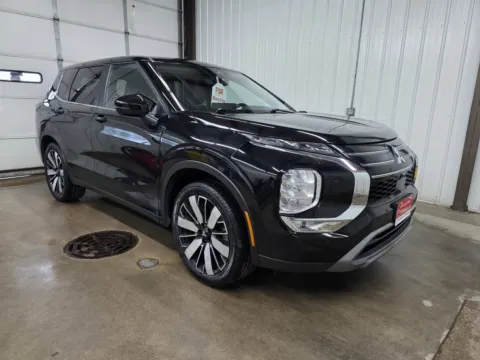 Black 2025 Mitsubishi Outlander for sale in Appleton, WI