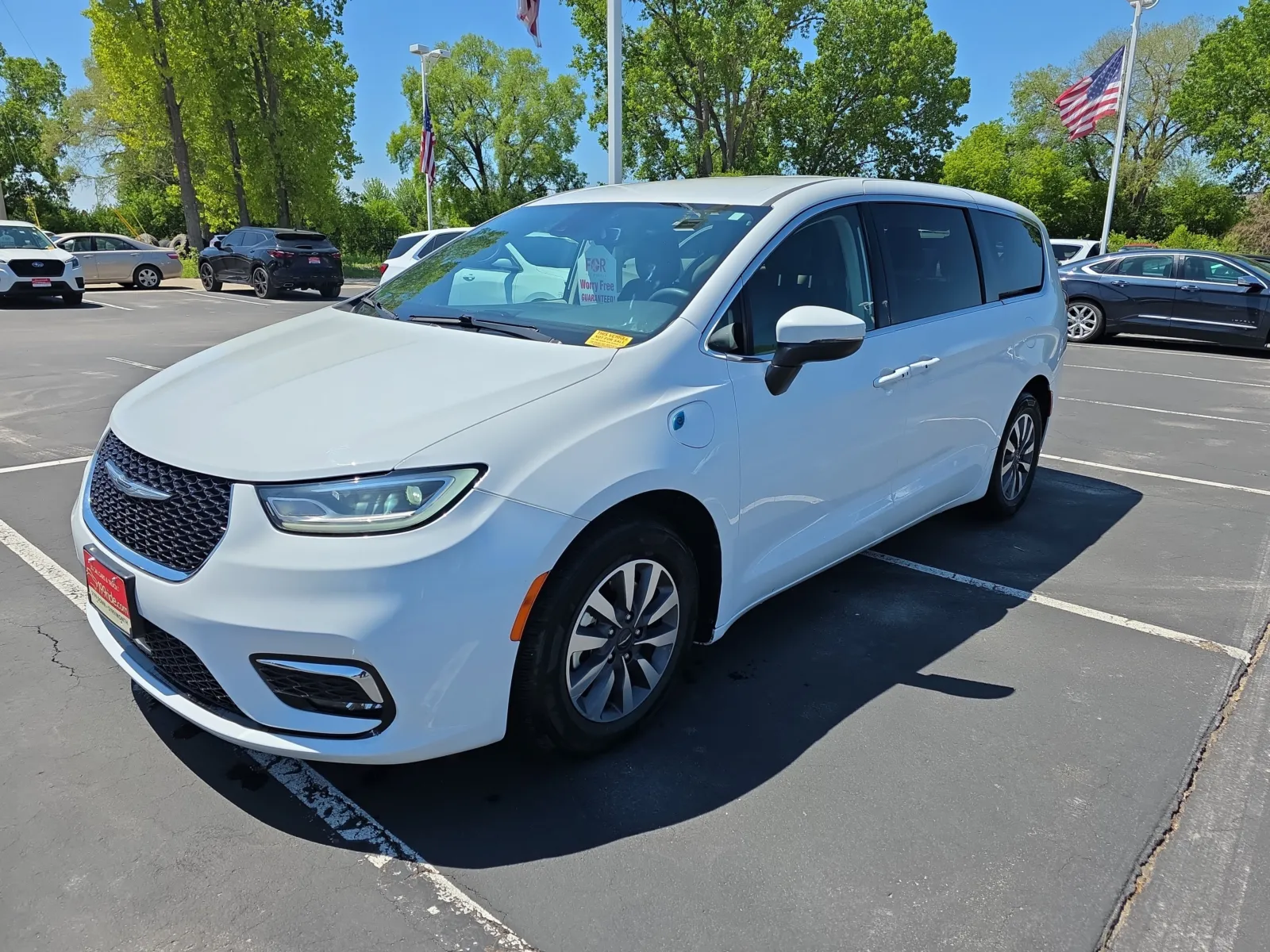 White 2023 Chrysler Pacifica Touring L for sale in Appleton, WI
