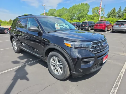 Photos of 2023 Ford Explorer XLT for sale in Appleton, WI at 199ride Appleton Auto