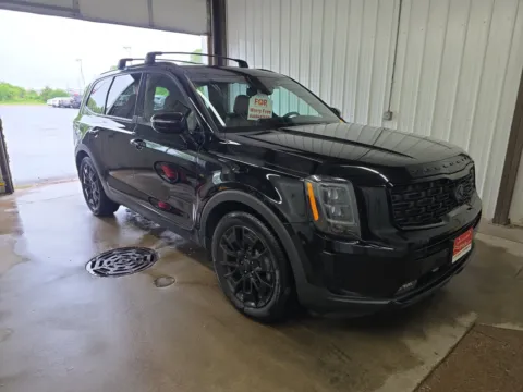 Photos of 2021 Kia Telluride SX for sale in Appleton, WI at 199ride Appleton Auto