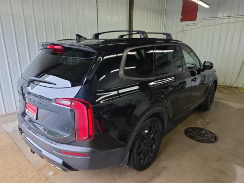 More photos of 2021 Kia Telluride SX at 199ride Appleton Auto, WI