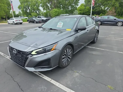 Gray 2024 Nissan Altima 2.5 SV for sale in Appleton, WI