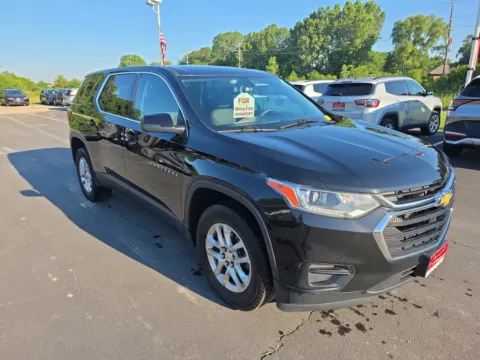 Photos of 2021 Chevrolet Traverse LS for sale in Appleton, WI at 199ride Appleton Auto