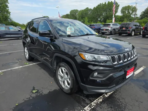 Photos of 2024 Jeep Compass for sale in Appleton, WI at 199ride Appleton Auto