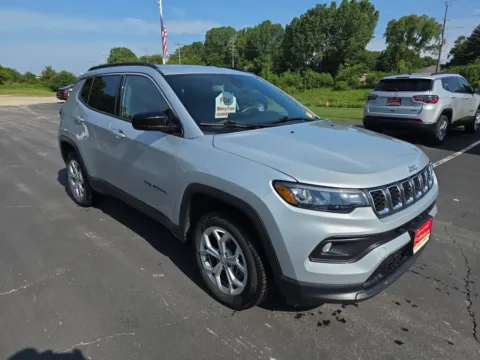 Photos of 2024 Jeep Compass for sale in Appleton, WI at 199ride Appleton Auto