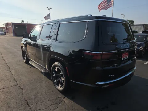 More photos of 2024 Jeep Wagoneer Series III at 199ride Appleton Auto, WI