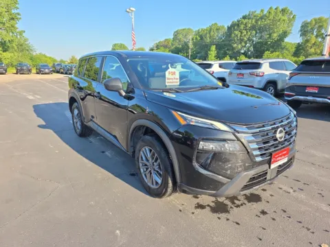 Photos of 2024 Nissan Rogue S for sale in Appleton, WI at 199ride Appleton Auto