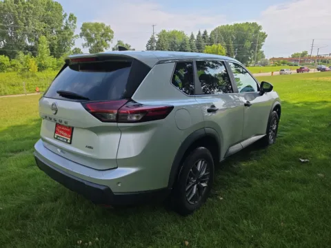 More photos of 2024 Nissan Rogue S at 199ride Appleton Auto, WI