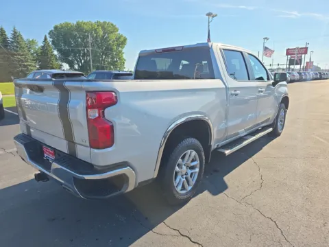 More photos of 2022 Chevrolet Silverado 1500 LT at 199ride Appleton Auto, WI