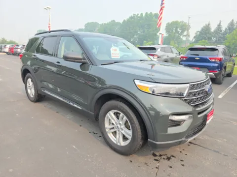 Photos of 2023 Ford Explorer XLT for sale in Appleton, WI at 199ride Appleton Auto