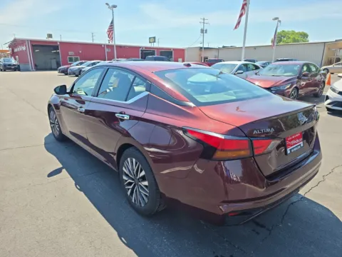 More photos of 2024 Nissan Altima 2.5 SV at 199ride Appleton Auto, WI