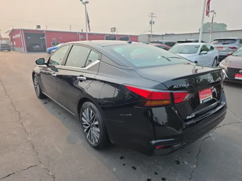 More photos of 2024 Nissan Altima 2.5 SV at 199ride Appleton Auto, WI