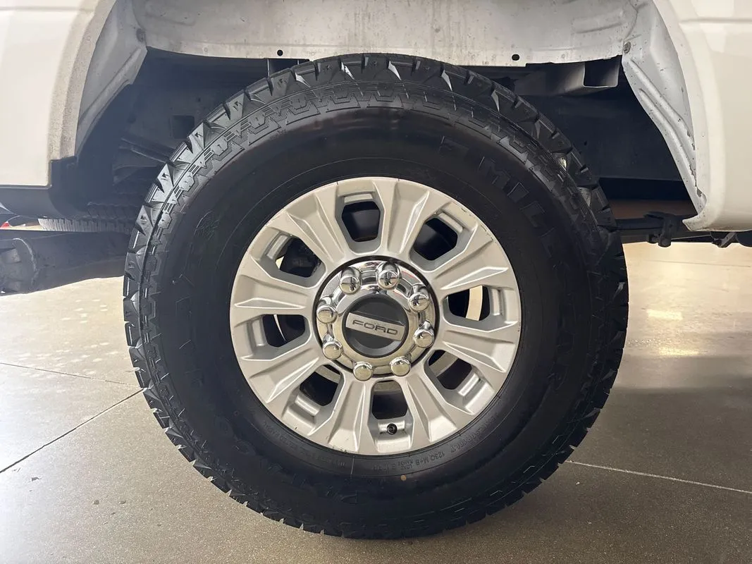 2020 Ford F-250 Super Duty XLT - Photo 16