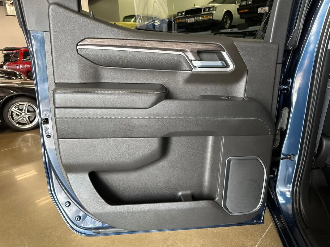 2022 Chevrolet Silverado 1500 LTZ - Photo 98