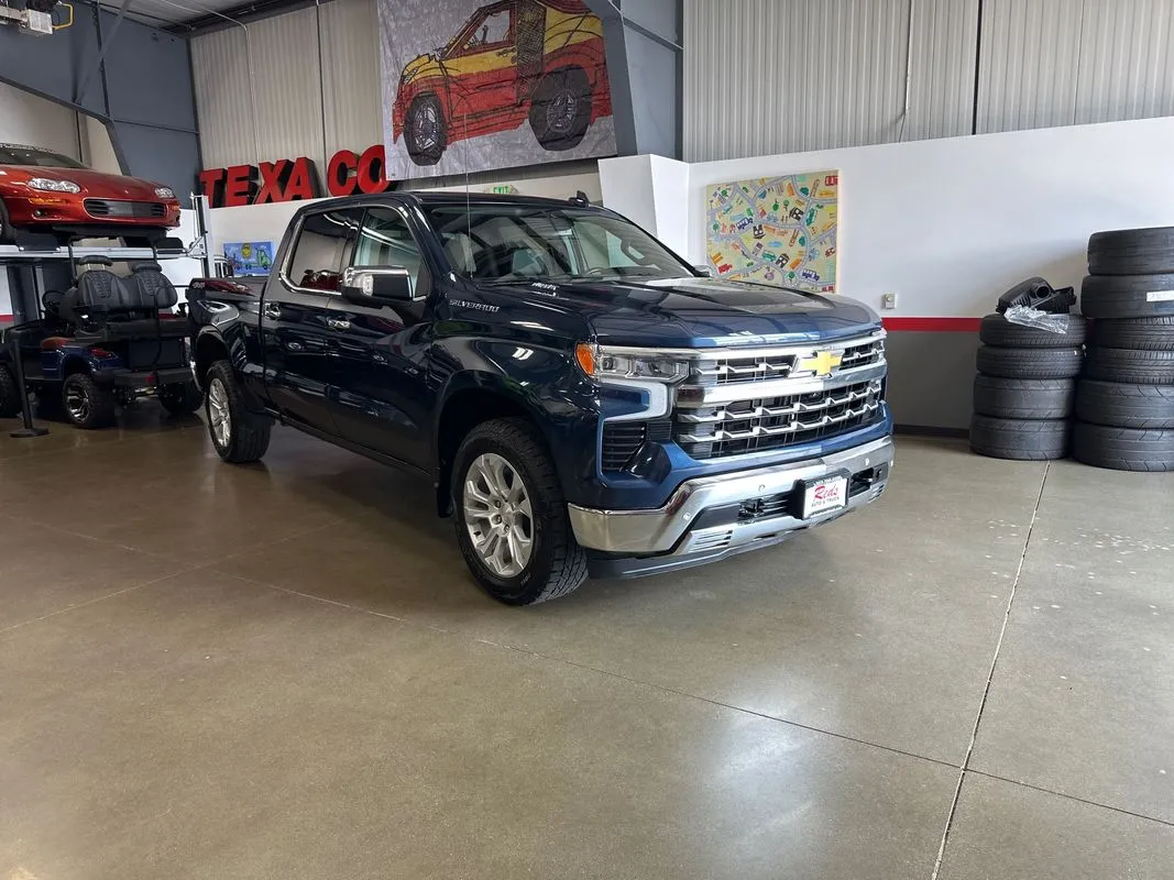 2022 Chevrolet Silverado 1500 LTZ - Photo 17