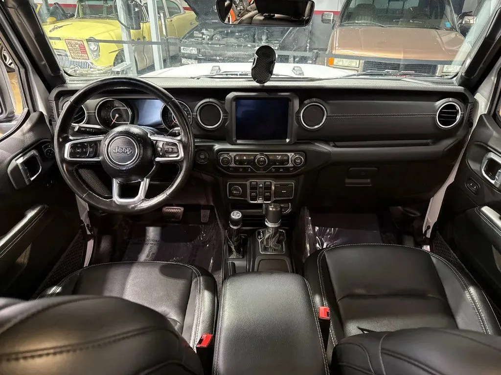 2021 Jeep Gladiator Overland - Photo 18