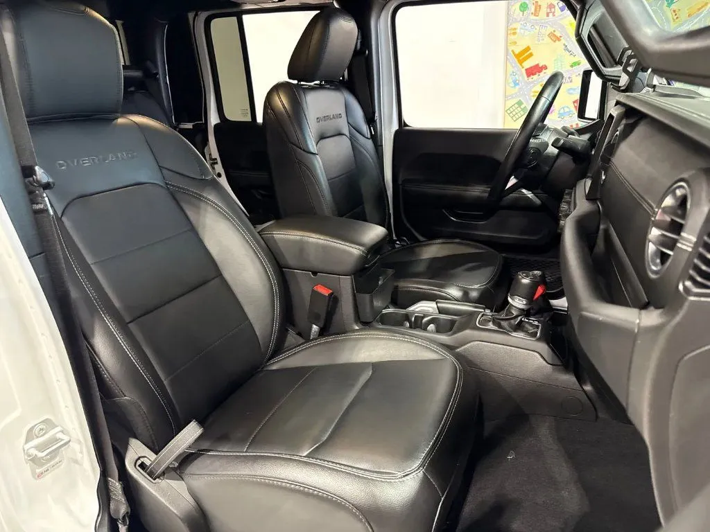 2021 Jeep Gladiator Overland - Photo 19