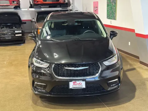 More photos of 2023 Chrysler Pacifica Touring L at Red's Auto & Truck, CO