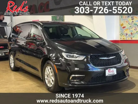 Black 2023 Chrysler Pacifica Touring L for sale in Longmont, CO