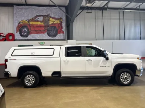 Another view of 2021 Chevrolet Silverado 2500 HD 4WD Crew Cab Long Bed LT for sale in Longmont, CO at Red's Auto & Truck