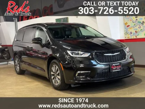Black 2024 Chrysler Pacifica Hybrid Select for sale in Longmont, CO