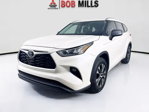 Another view of 2020 Toyota Highlander XLE for sale in Myrtle Beach, SC at Bob Mills Mitsubishi-Myrtle Beach