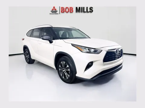 White 2020 Toyota Highlander XLE for sale in Myrtle Beach, SC