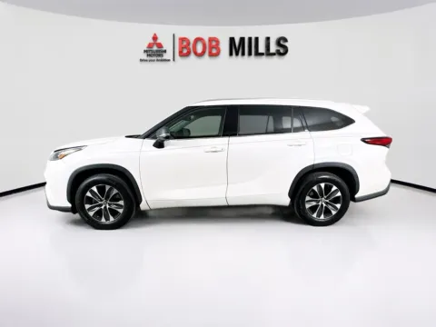More photos of 2020 Toyota Highlander XLE at Bob Mills Mitsubishi-Myrtle Beach, SC